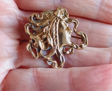 Vintage Brooch Pendant Art