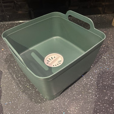washing up bowl with drain