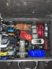 Hot Wheels 25 Cars Including The Box To Store Them