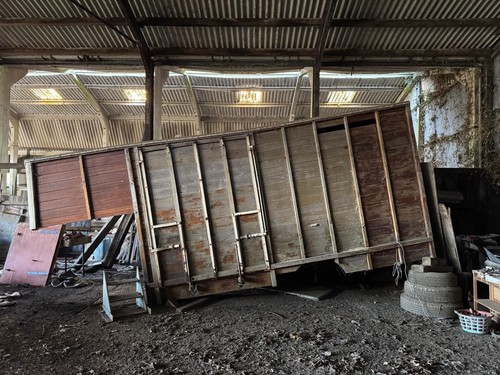 Wooden oakley horsebox body - horsebox,