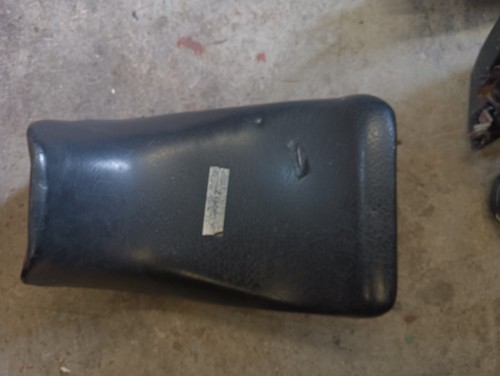 Kawasaki gpz 600r - seat, saddle