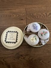 NEW Vintage 2006 Laura Ashley Set Of 3 Cupcake Shaped Candles In Decorative Tin