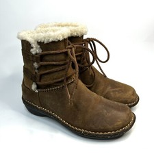 UGG Australia Caspia Ankle Boot Women size 6 Chestnnut