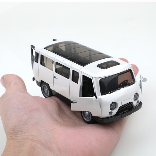 Vintage three door van - 1:36,