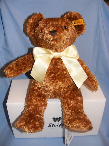 Steiff 2026 cosy - year, bear