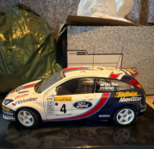 Autoart ford focus wrc - autoart,