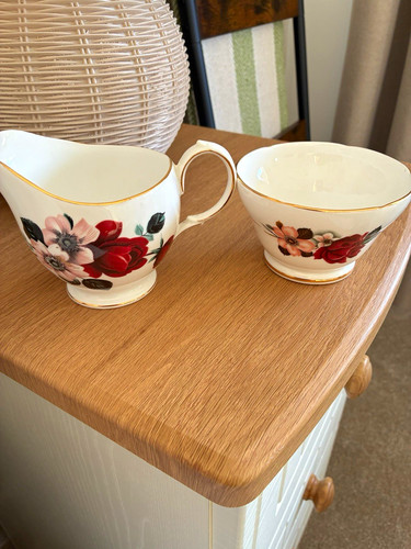 Queen anne fine bone china - bone,