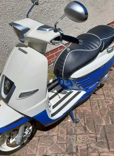 Peugeot django scooter - peugeot,