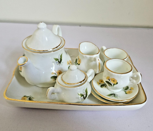 Mini yellow flower set with