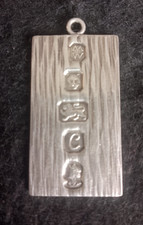 Silver Jubilee Ingot pendant 1977 london silver hallmark maker MW nice 13.3g