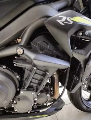Triumph street triple - triumph,