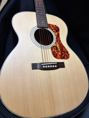 Guild 240e acoustic guitar - om-240e,