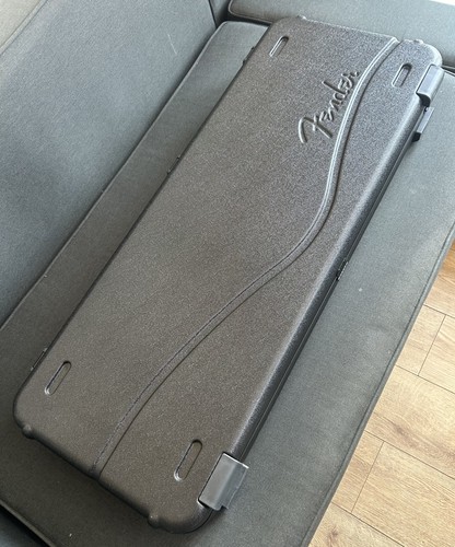 Fender deluxe molded case - deluxe, for