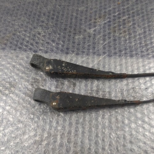 Pair front windshield - of,