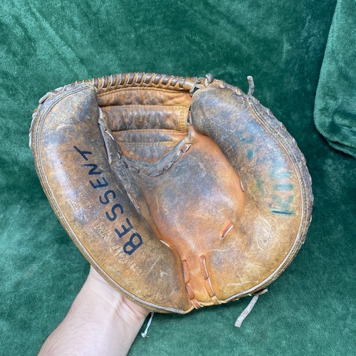 Vintage mizuno victory - r.k.,