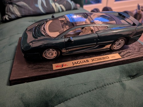 Maisto jaguar xj220 - maisto,