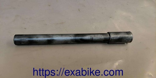 Front wheel axle for - for, cbr