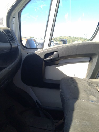 Right front interior handle - right,
