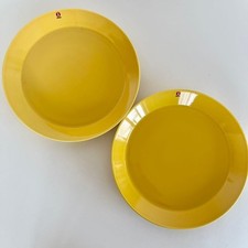 Brand new, unused Iittala Teema Honey Yellow Plates  10.2 in (26 cm)  Set of 2