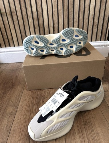 Adidas yeezy 700 azael - adidas,