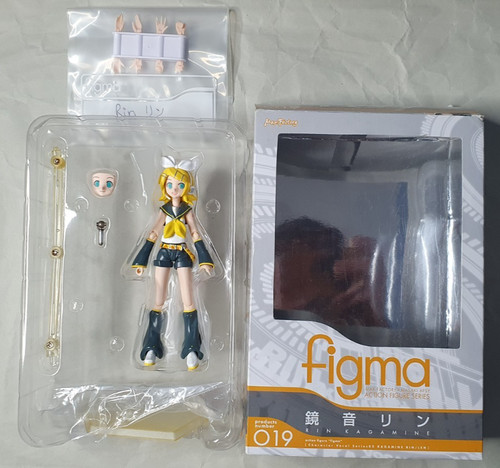 Opened kagamine rin figure - -,