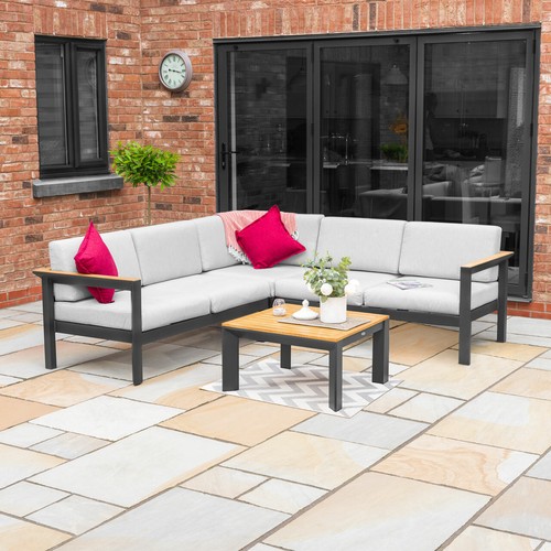 Harrier luxury garden corner - harrier,