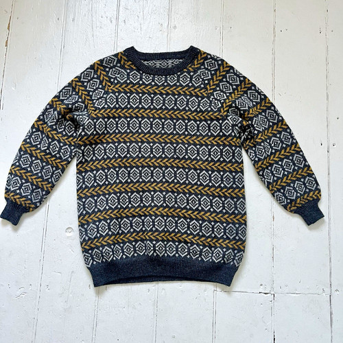 Men knit crew - neck, hand