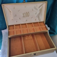 Vintage MELE 2 Tier Jewellery