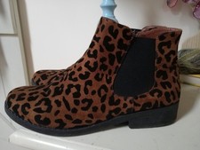 BEAUTIFUL PEACOCKS LEOPARD PRINT CHELSEA BOOTS...UK 8..EUR 41...NEXT DAY POSTAGE