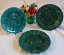 3 VICTORIAN GREEN MAJOLICA  PLATES  21cm