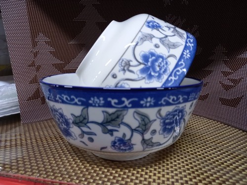 White blue ceramic noodle - white,