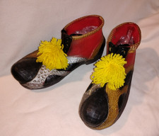 VINTAGE FANCY LACE UP RUBBER