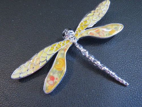 Pretty dragonfly brooch - pretty,
