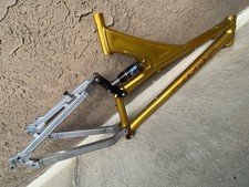 Large Gold Titus Switchblade