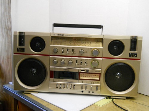 Trident stereo cassette - fm,