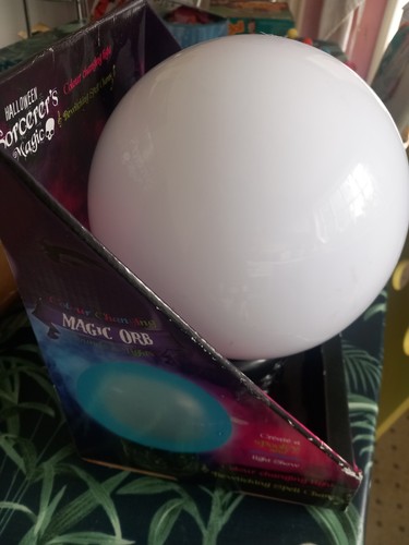 Light changing witches orb - changing,