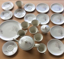 German Zeh-Scherzer Modern Fine Porcelain Teaset, 22 Pieces