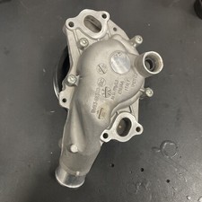 RANGE ROVER SPORT L494 2014 To 2020 5.0 V8 WATER PUMP 8W93-8K500-BC (2)
