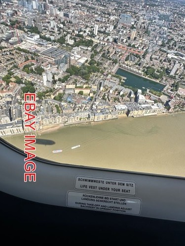 Photo blimp over - over, wapping