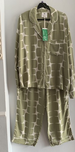 Bnwt scion green soft - tu, x