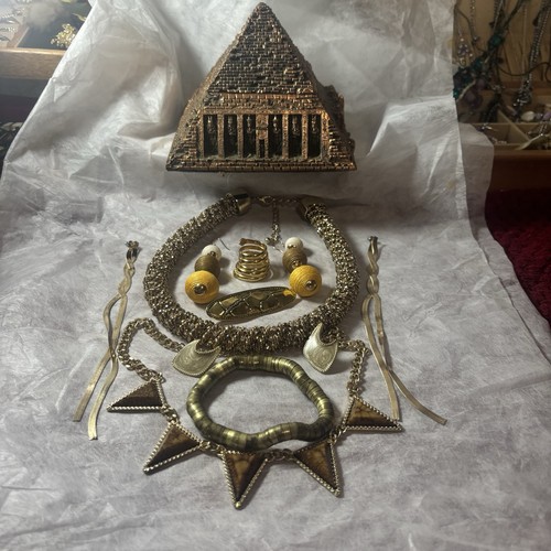 Mixed costume jewelry 8 - -,