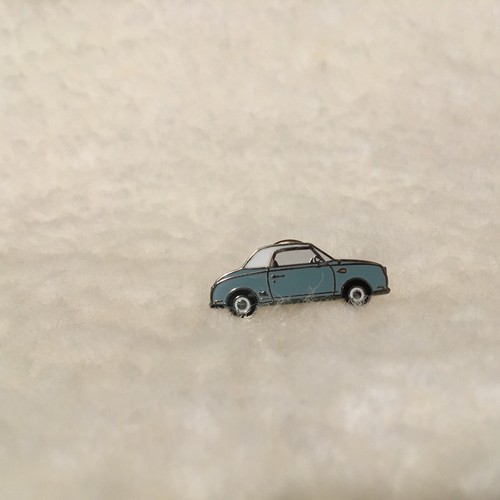 Grey figgy nissan - figgy, pin