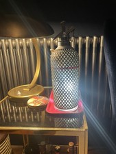 SPARKLETS VINTAGE ANTIQUE ART DECO MESH COVERED HEAVY SODA SIPHON SYPHON