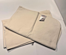 2 Little Green Sheep