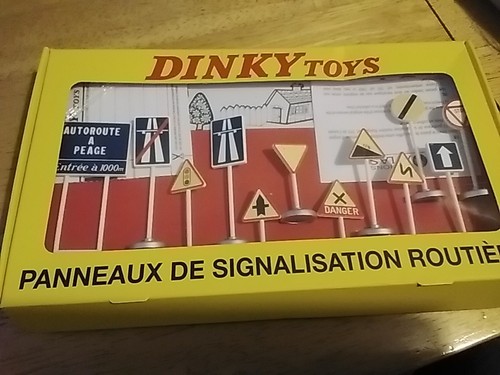 Atlas dinky toys - atlas,