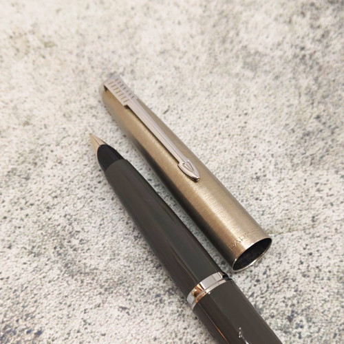 Parker fountain pen - 45, grey