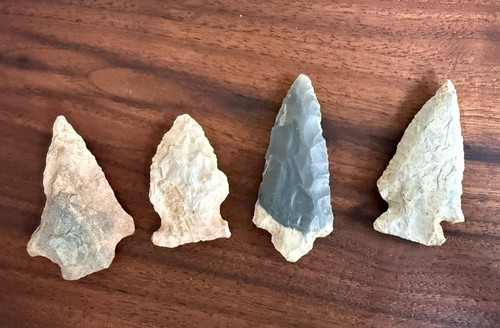 Lot arrowheads native - of, 4