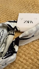 ZARA BLACK AND WHITE SCARF