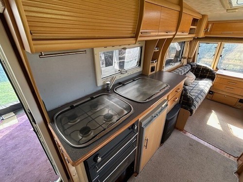 Elddis crusader typhoon 2005 - typhoon,