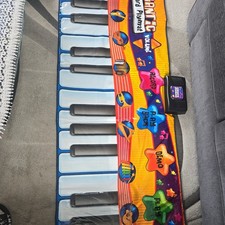 Gigantic keyboard playmat - gigantic,